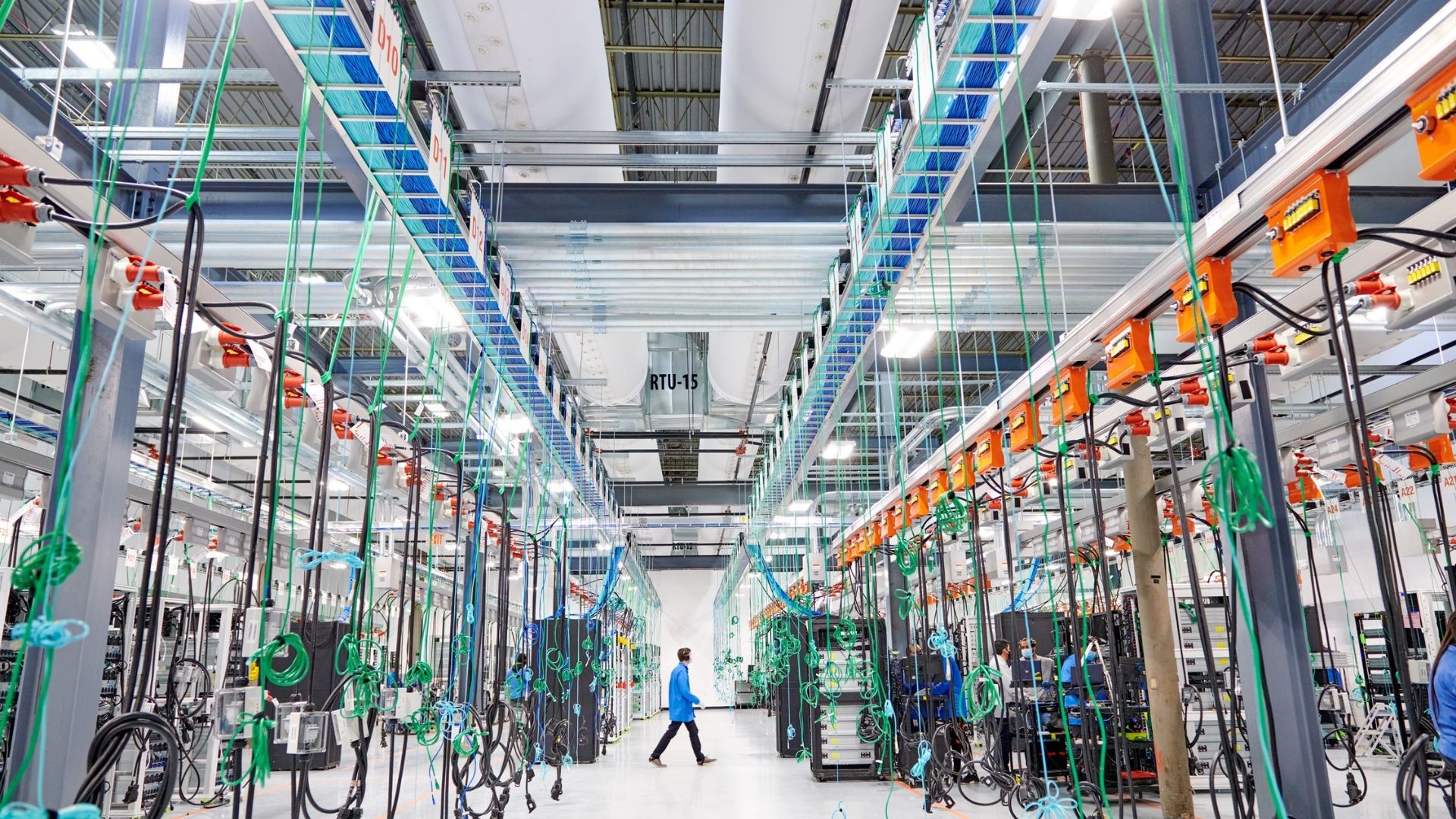 AMD, ZT Systems’ın sunucu üretim birimini 3 milyar dolara satıyor