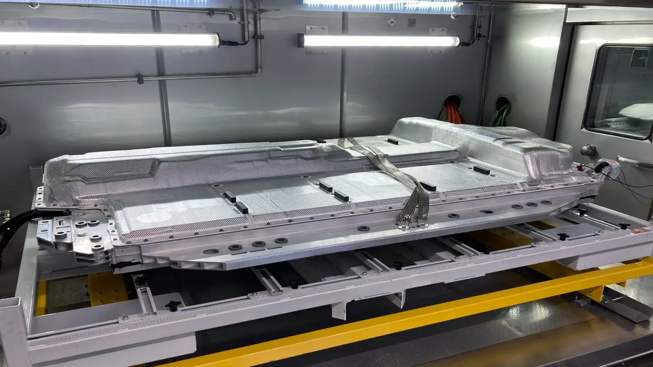 BMW, katı hal batarya teknolojisine geçiyor!