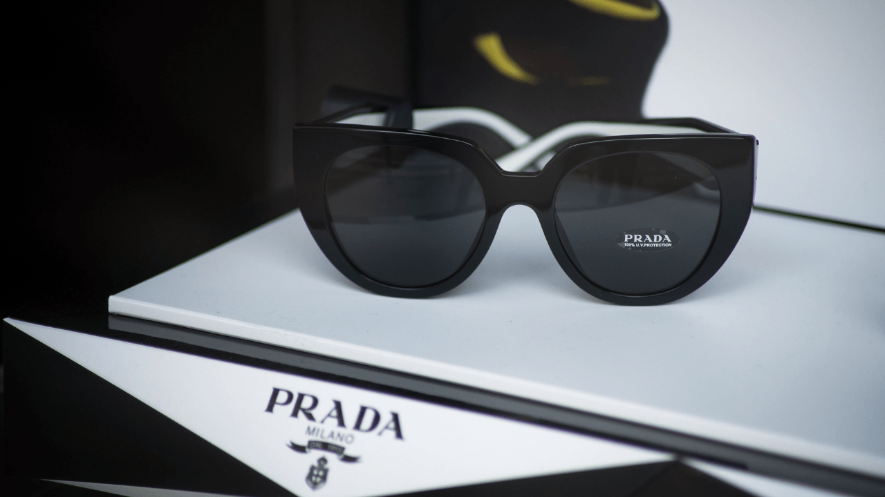 Meta, Prada ile yapay zeka destekli akıllı gözlük üzerinde çalışıyor