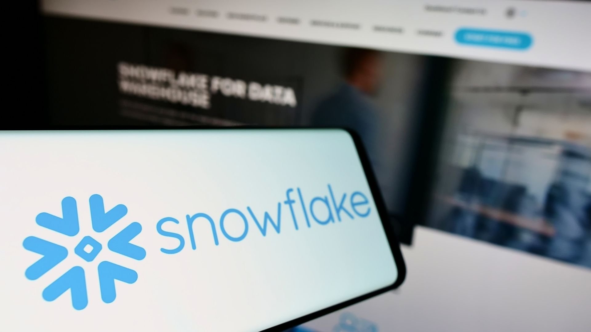 Snowflake, bulut tabanlı veritabanı yazılımları geliştiren Crunchy Data’yı satın alıyor