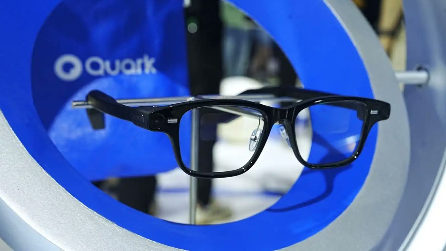 Alibaba, yapay zeka destekli akıllı gözlüğü Quark AI’ı tanıttı