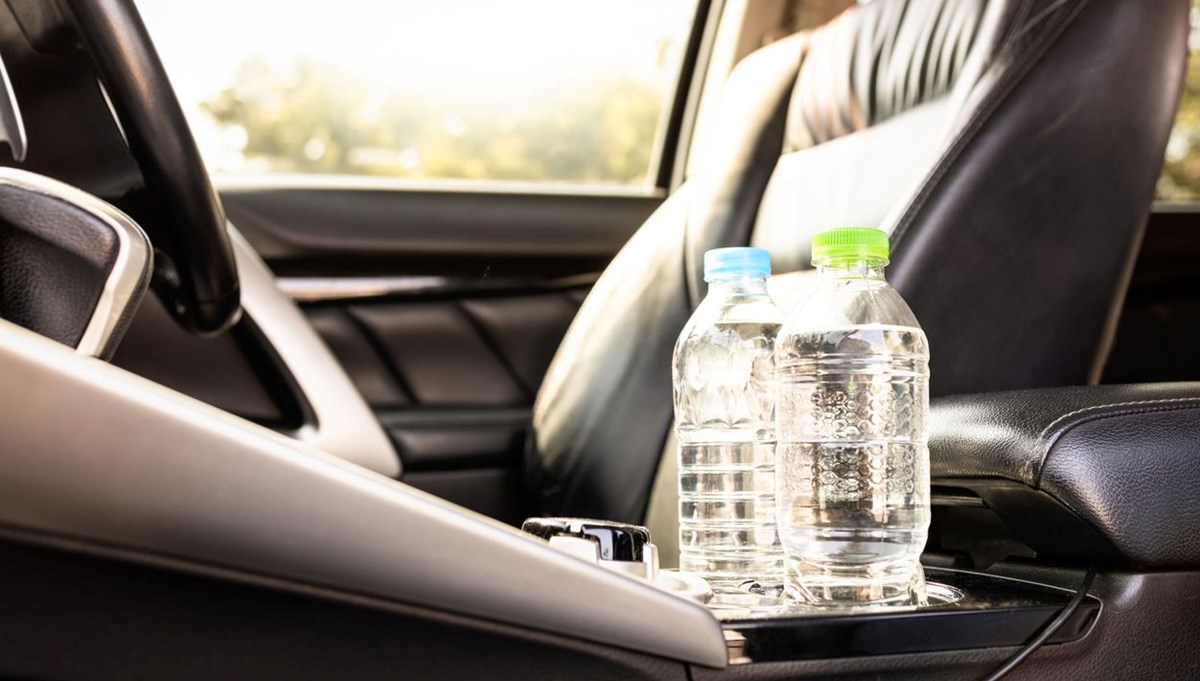 Araçta bıraktığınız plastik şişelere dikkat: Vücudu yavaş yavaş zehirliyor