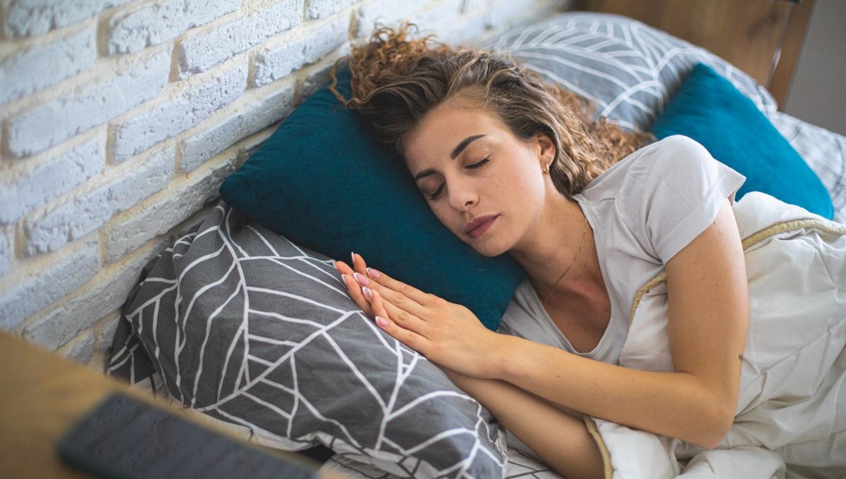 Doktor açıkladı: Yatak odanızdaki 3 zehirli eşya