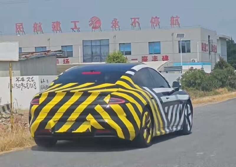 Xiaomi SU7 L makam aracı gibi olabilir