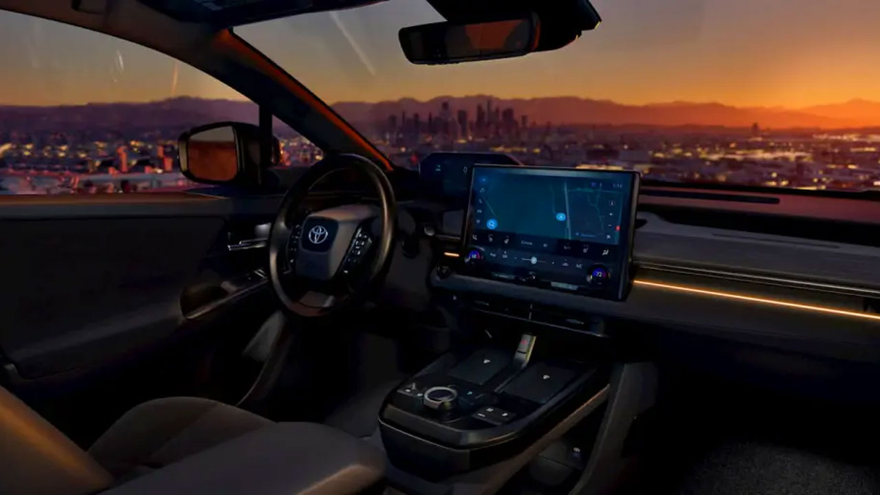 Yeni Toyota C-HR elektrikli modeli 2026’da geliyor!