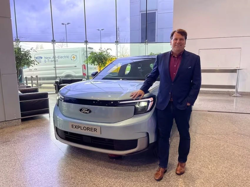 Ford CEO’su: Apple CarPlay Ultra etkileyici değil