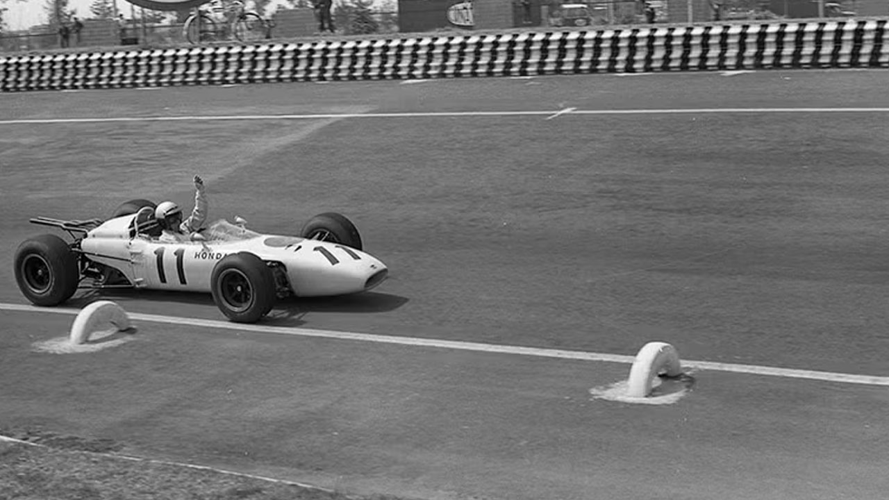 Honda eski şampiyon RA272’yi Meksika GP’de yarıştırıyor!