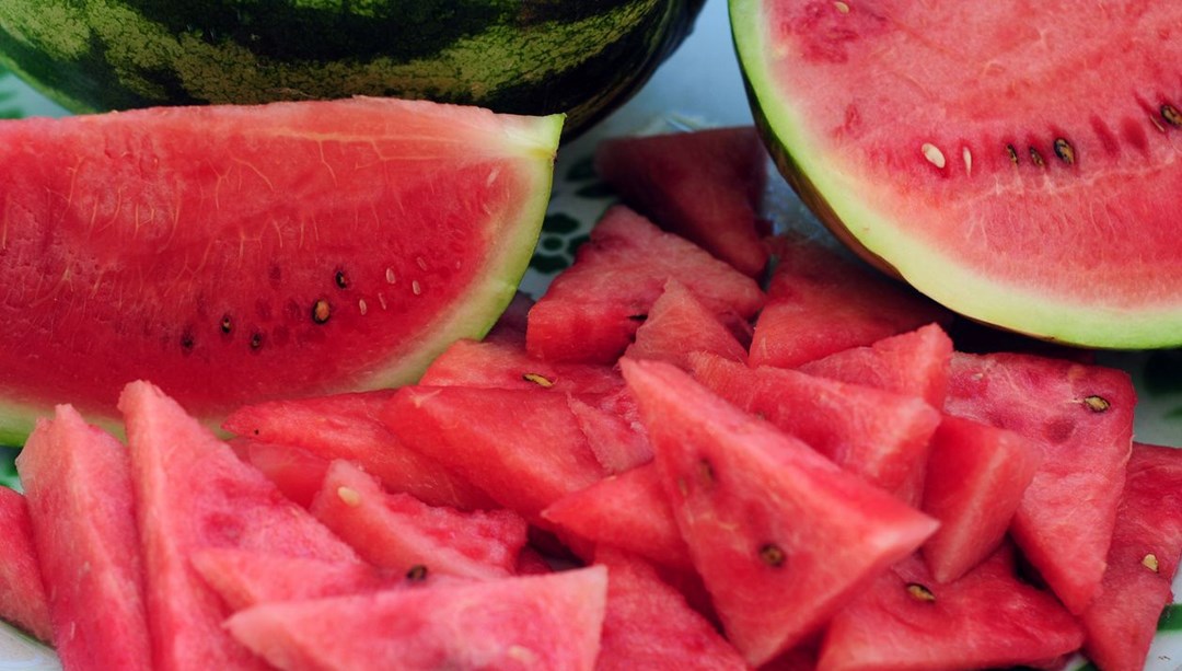Karpuz yemek faydalı mı? Sıcak yaz günlerinin vazgeçilmezi