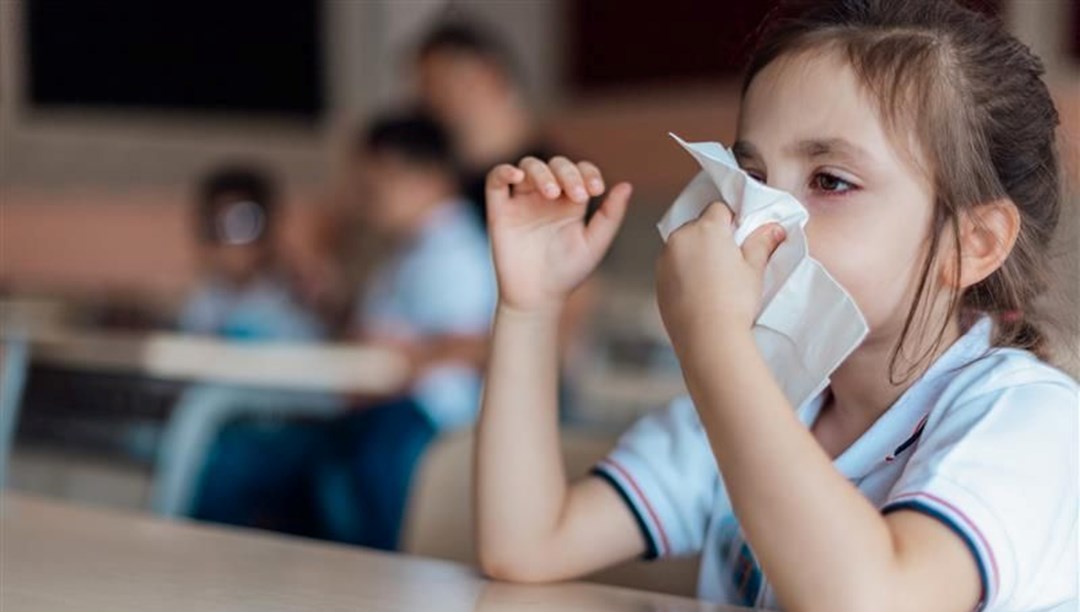 İlk belirtisi yüksek ateş! Okul ve kreşlerde Beta salgını: Vakalarda artış var