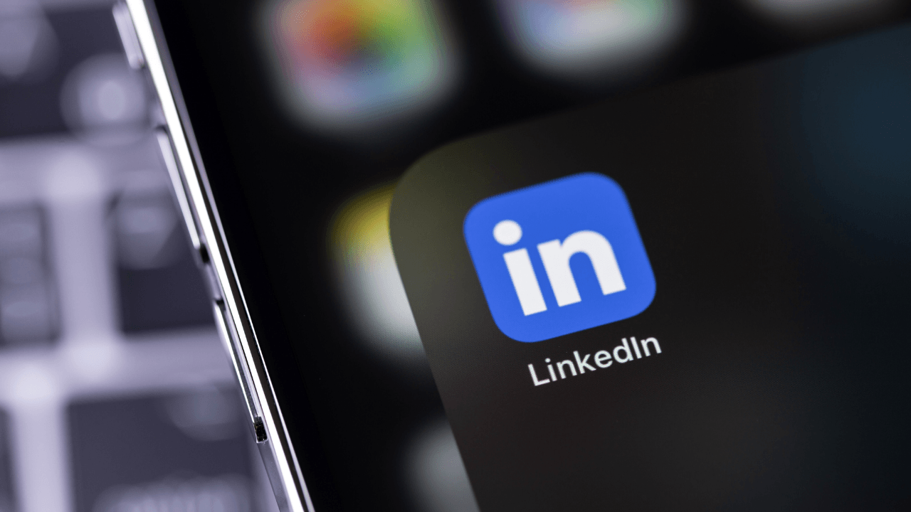 LinkedIn, yapay zeka destekli yeni arama sistemi ile kişileri bulmayı kolaylaştırıyor