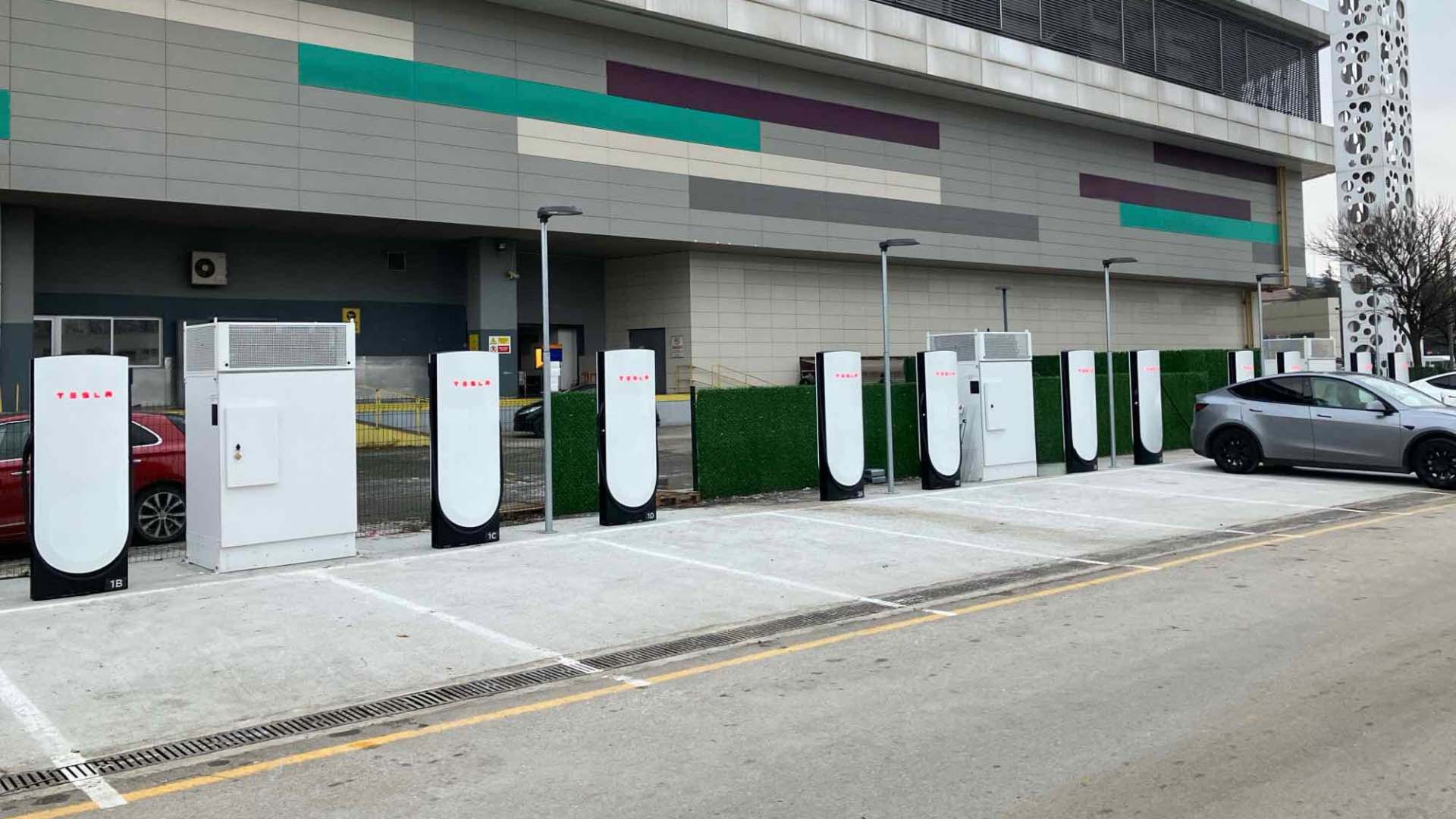 Tesla Afyonkarahisar Supercharger İstasyonu Açıldı