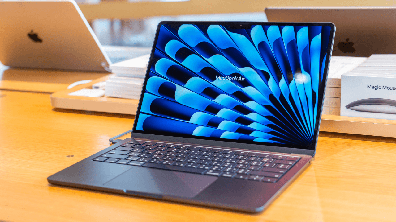 Apple’ın iPhone çipli ve uygun fiyatlı MacBook’u 2026’nın ilk yarısında piyasaya sürülebilir