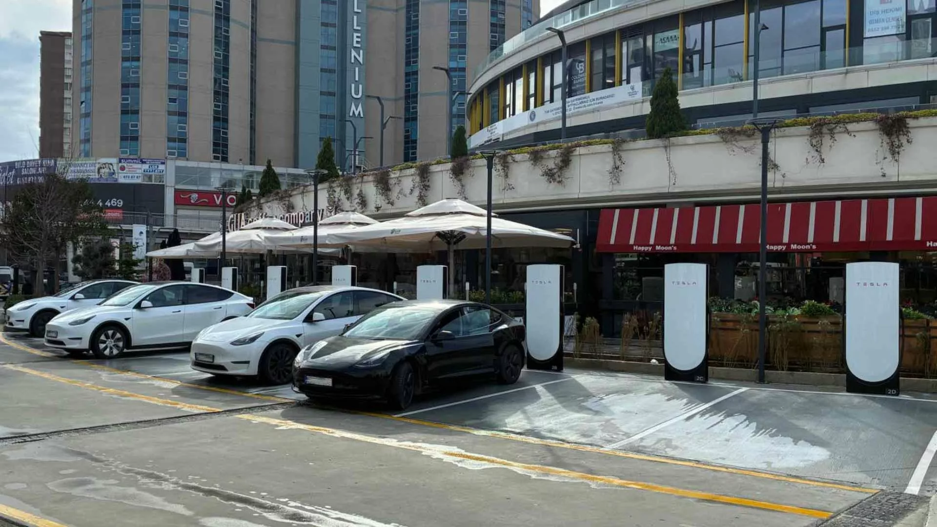 Tesla Supercharger İstanbul’da hizmete girdi: Yeni konum