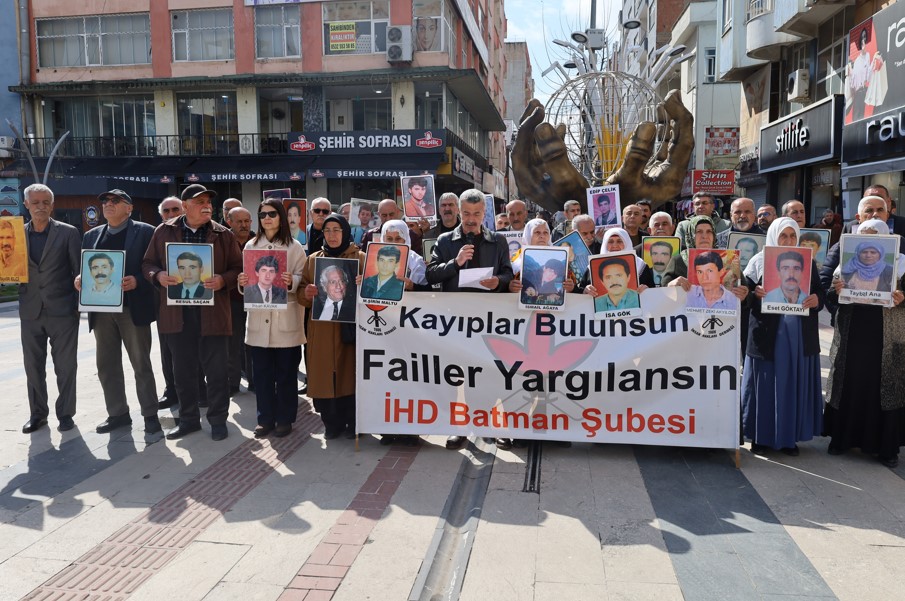 Batman’da Kayıp Yakınları, Eylemlerine Devam Ediyor: 726. Haftada Talepler Yenilendi