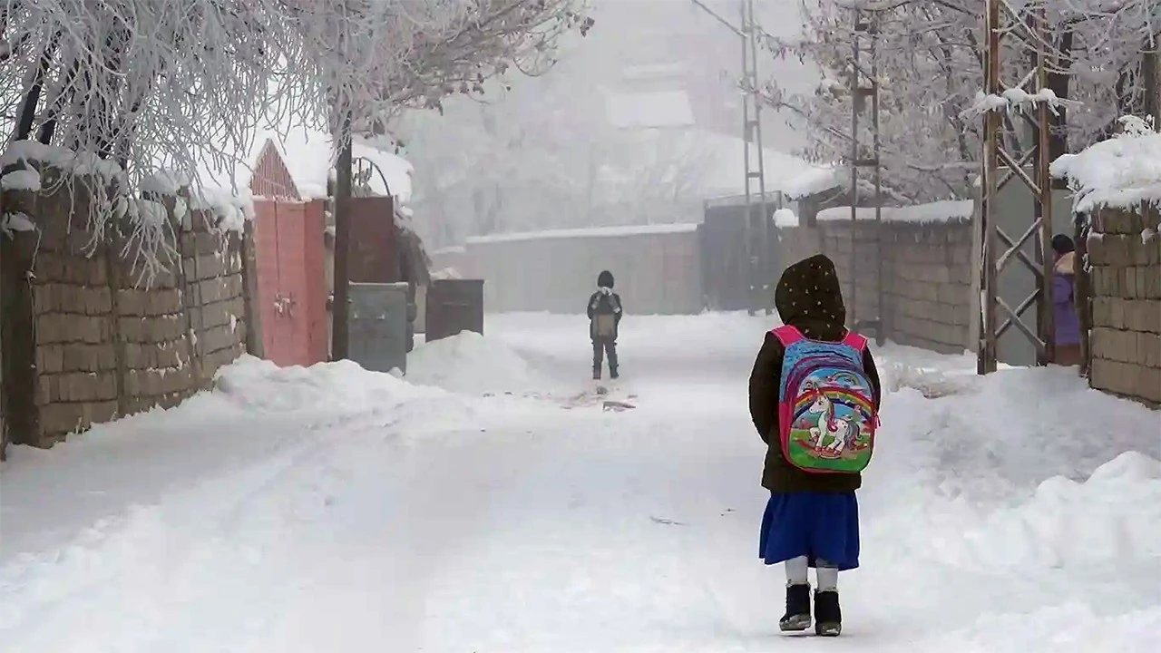 Yoğun Kar Yağışı Nedeniyle Eğitim Süresine Ara Verildi