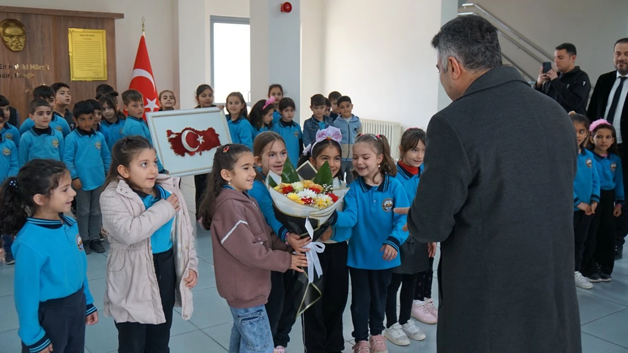 Rektör Demir, Hasankeyf’teki Minik Zihinlerle Buluştu