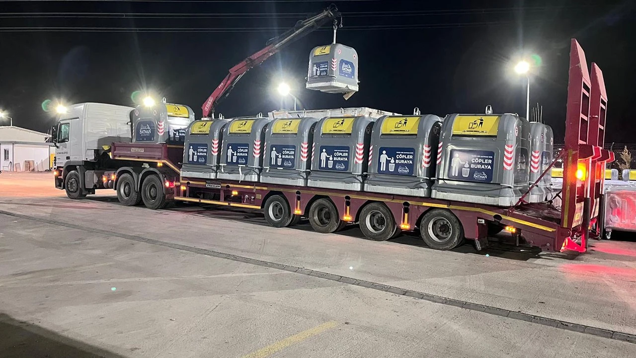 Batman’da Yeni Nesil Çöp Konteynerleri Sokaklarda Yerini Alıyor