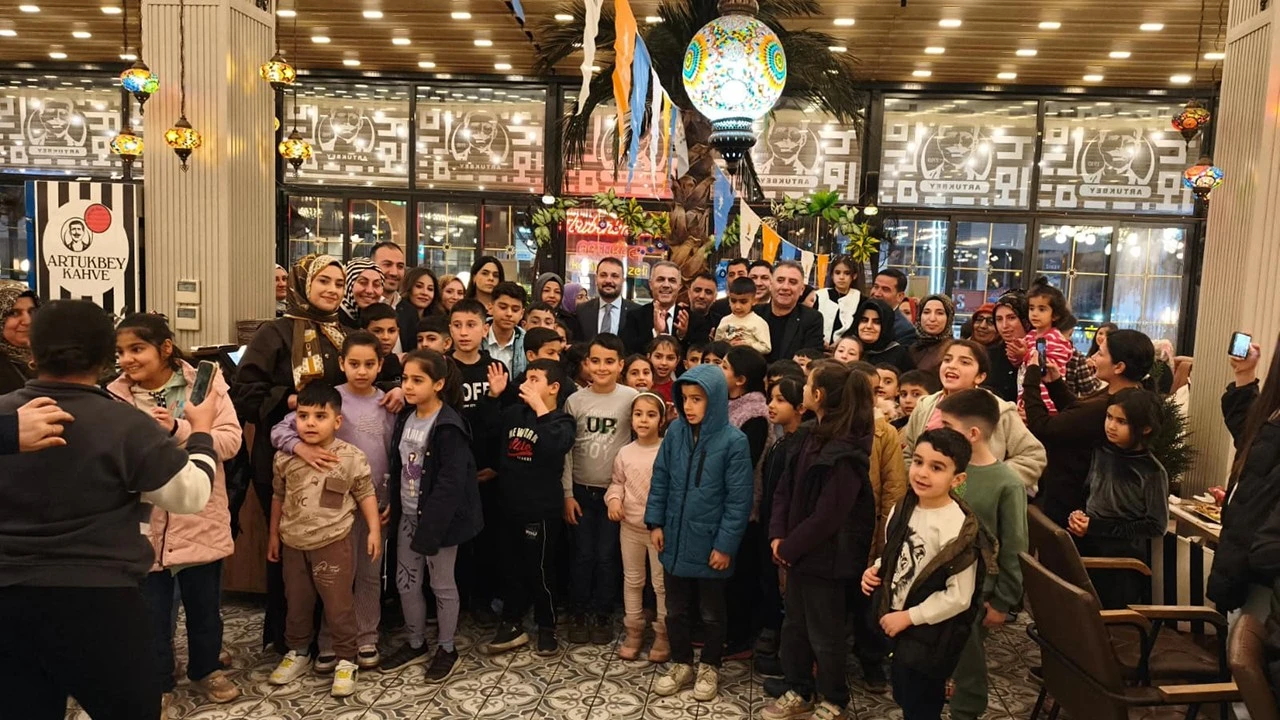 AK Parti, 400 Yetim Çocuğa Bayram Öncesi Destek Sağladı