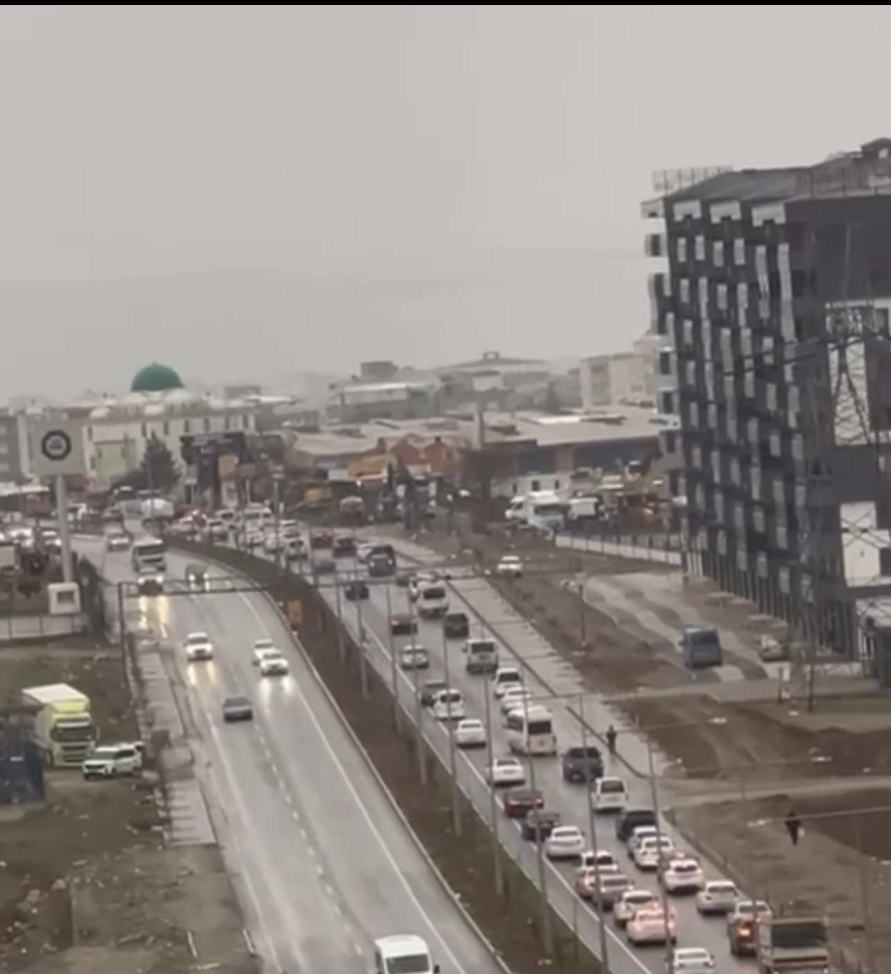 Batman’da Bakan Şimşek’in Geçişi Trafik Protestosuna Neden Oldu