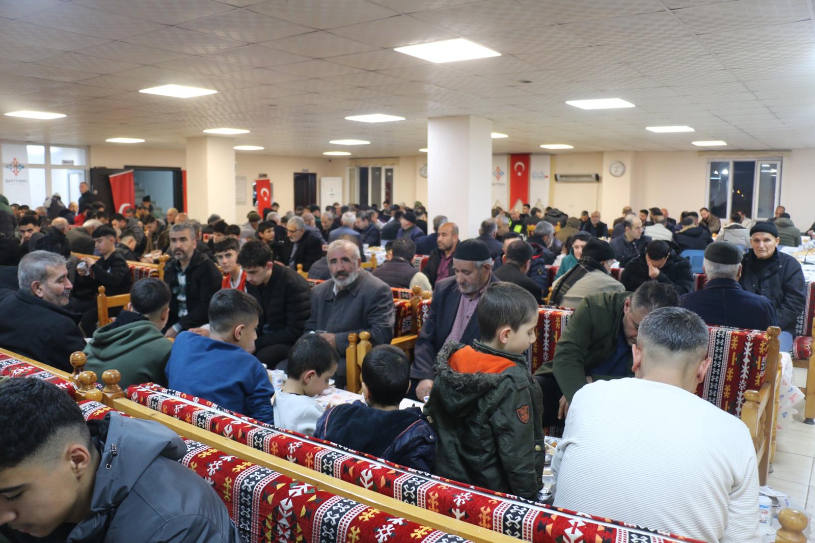 Batman’da Kardeşlik Sofralarıyla İftar Heyecanı Yaşandı