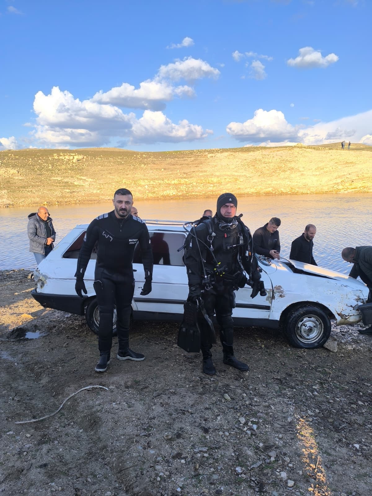 Oymataş Köyü’nde Suya Düşen Otomobil İtfaiye Ekipleri Tarafından Kurtarıldı