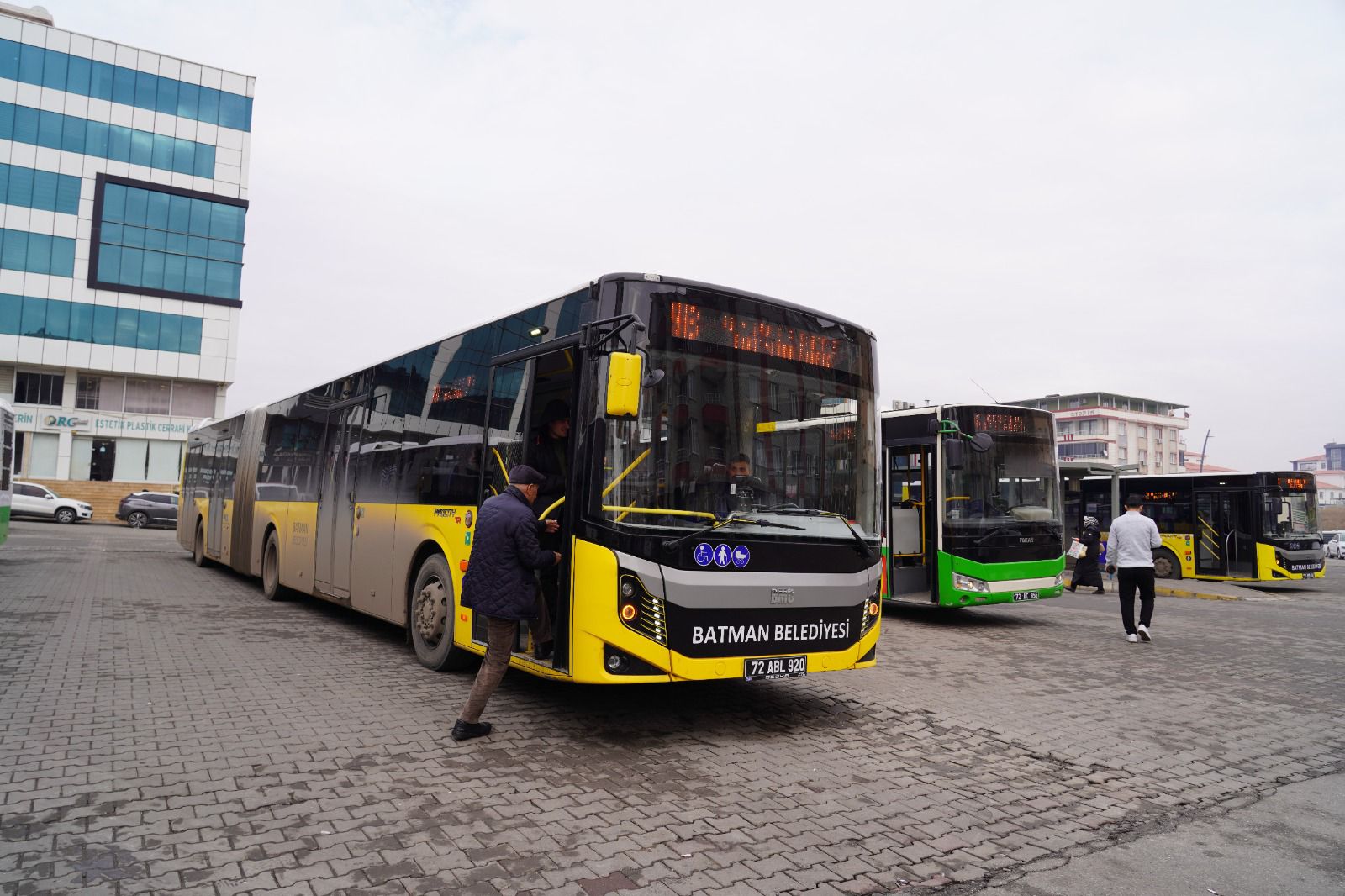 Batman’da Arife Günü Mezarlıklara Özel Ulaşım Seferleri