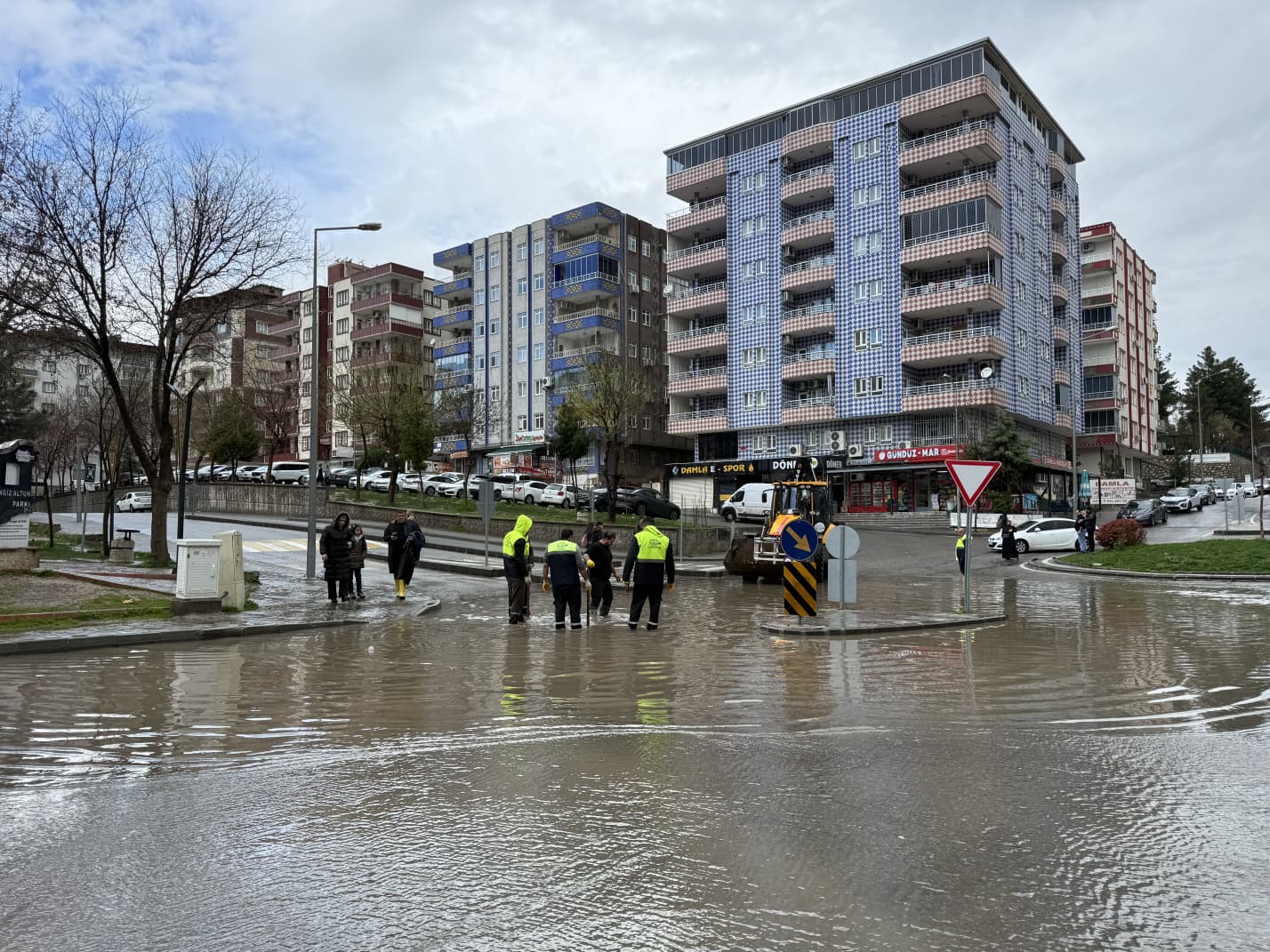 Batman’da Sağanak Yağış Hayatı Olumsuz Etkiledi