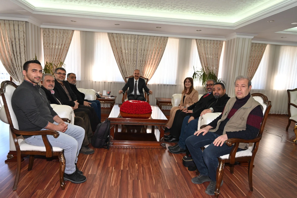 Batman’da Vali Canalp, Yeni Gazeteci Yönetimini Ağırladı