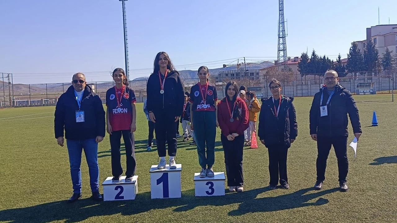 Gencin Yıldızları Pistte Parladı