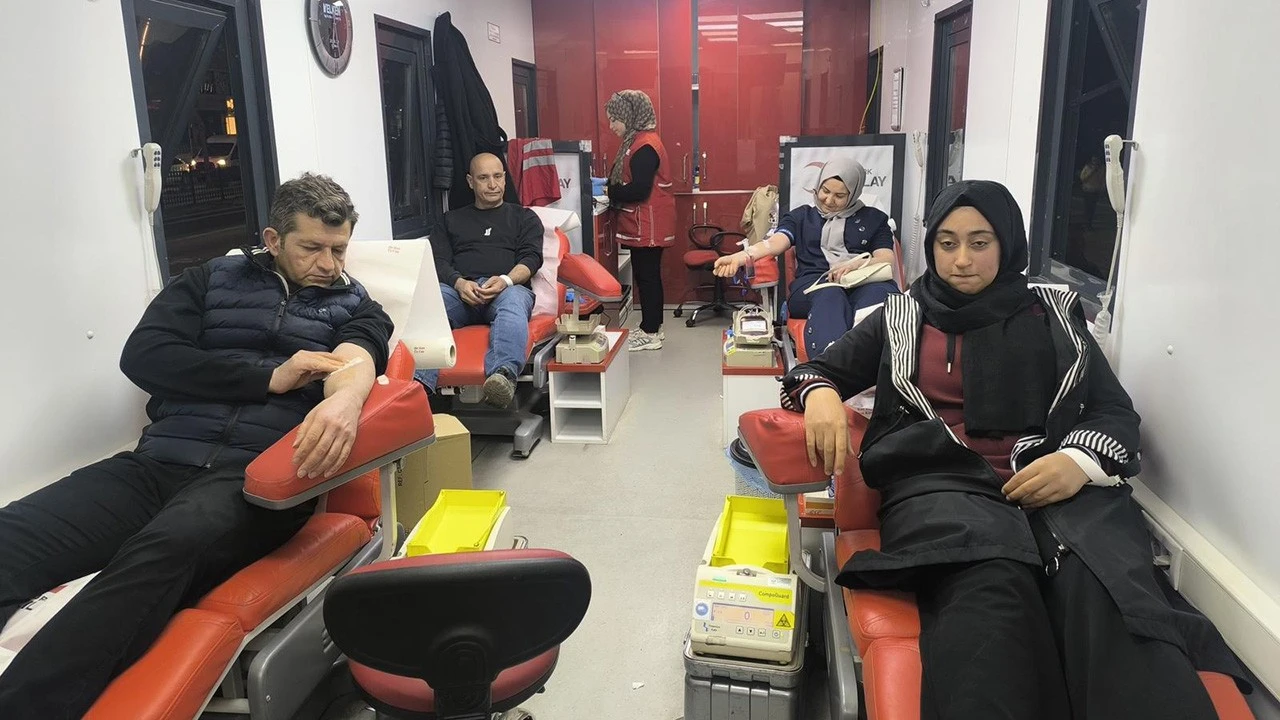 Batman Üniversitesi’nden Kan Bağışı Kampanyasına Destek