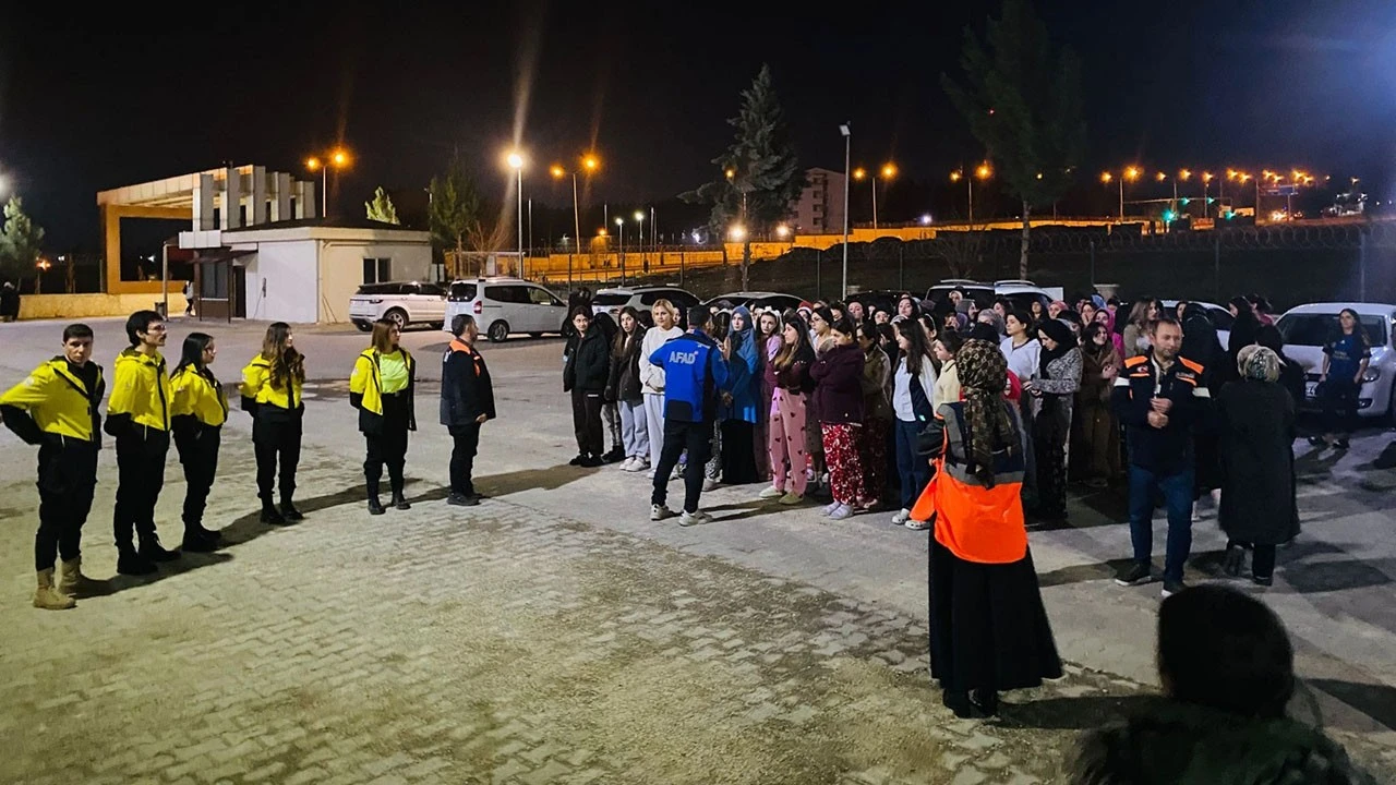 Batman Yurtlarında Deprem Güvenliği Tatbikatı Gerçekleştirildi