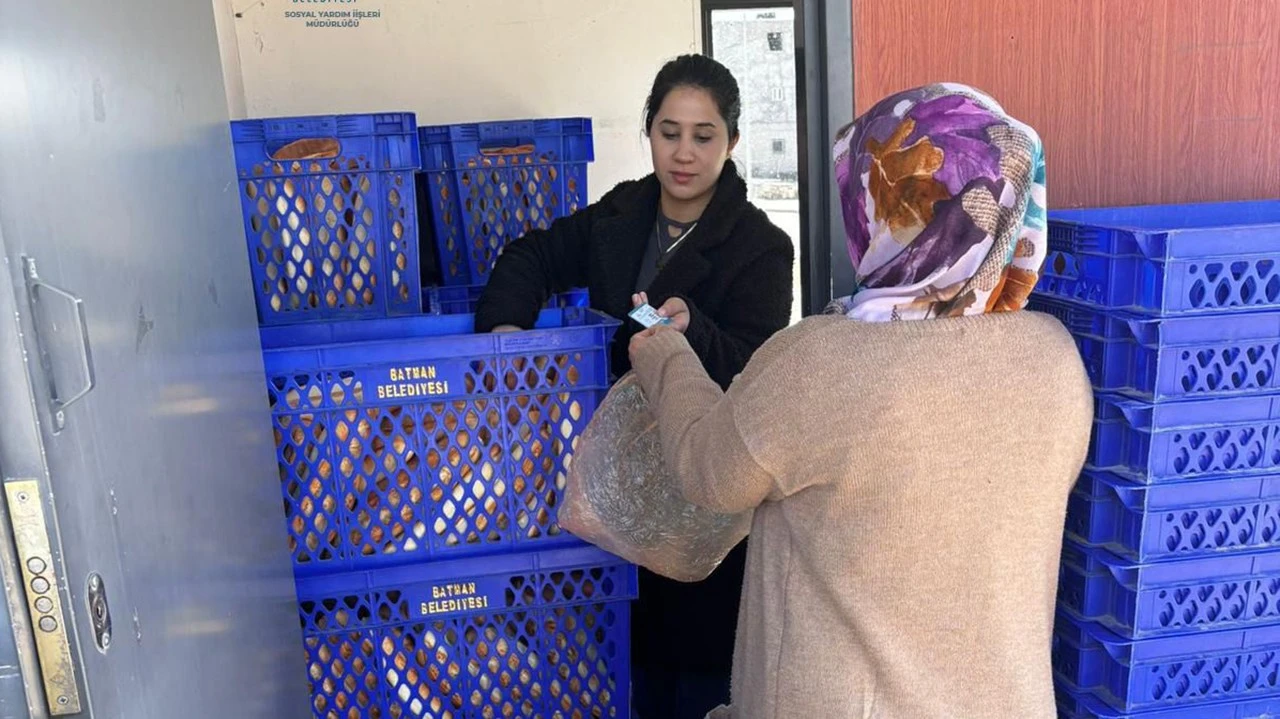 Batman’da 6 Bin 600 Aileye Gıda Kartı Desteği Başlatıldı