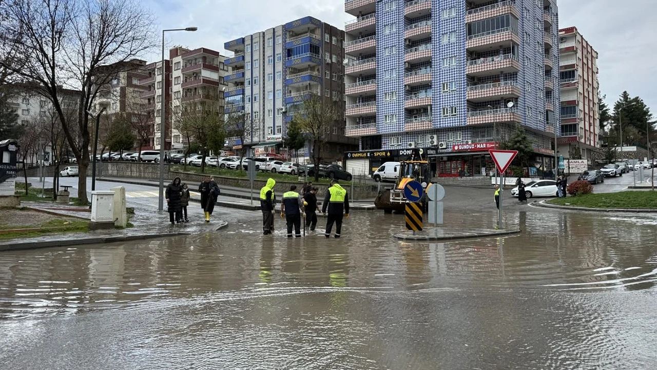 Batman’da Ekipler Sağanak Yağış için Hazırlandı