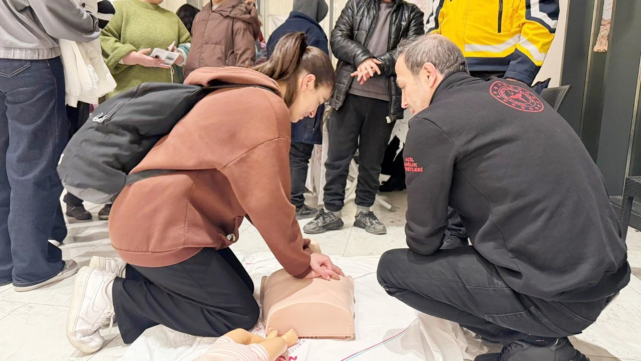 Batman’da Vatandaşlar İlk Yardım Eğitimine Katıldı