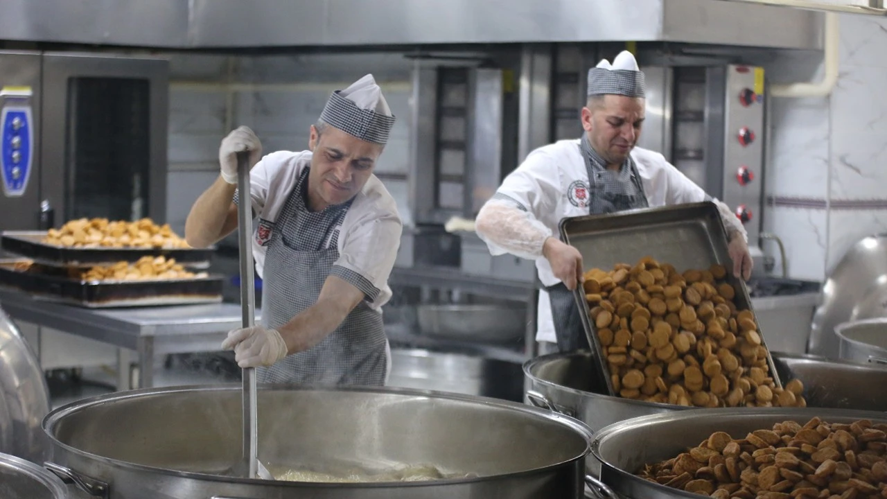 Batman’da Her Gün 2.542 Kişiye Sıcak Yemek Hizmeti Veriliyor