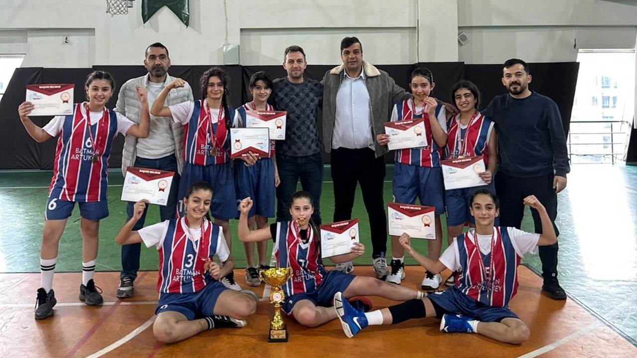 Gültepe Ortaokulu Basketbol Takımı, Şampiyonluk Sevinci Yaşadı