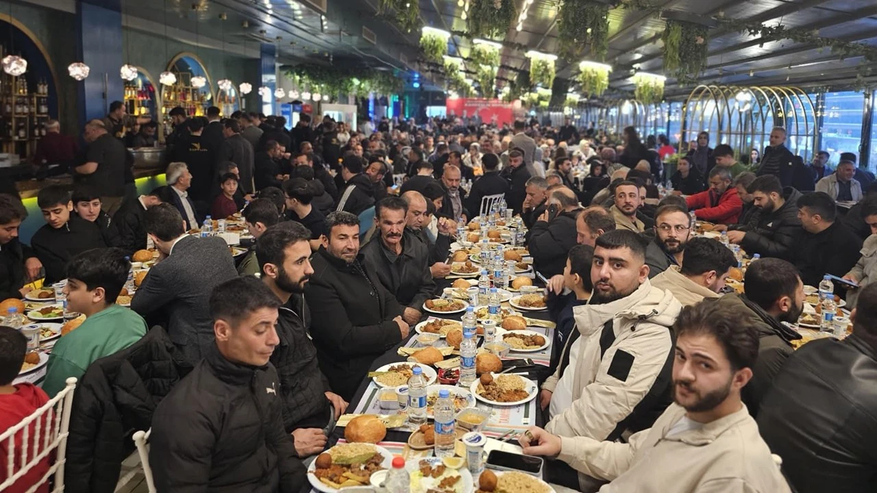 MHP’nin Batman’da Gerçekleştirdiği Kardeşlik Sofrası İftarına Yoğun İlgi