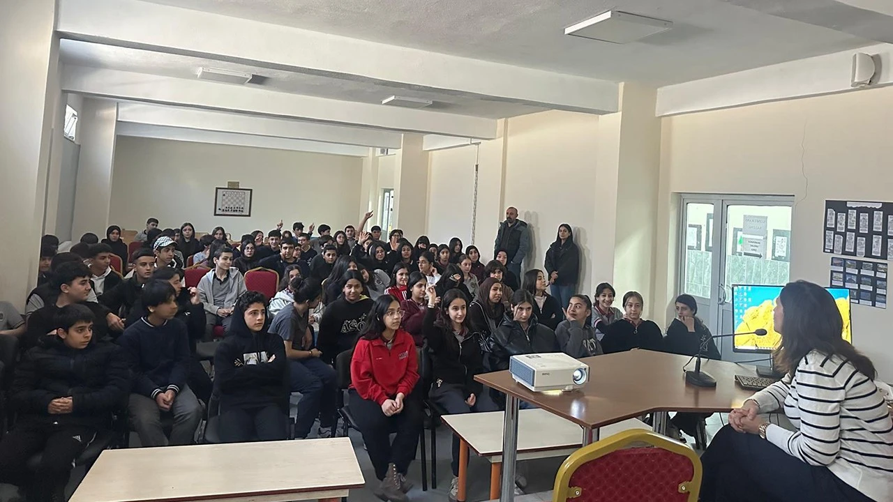 Öğrencilere DENEYAP Atölyeleri Hakkında Bilgilendirme Yapıldı