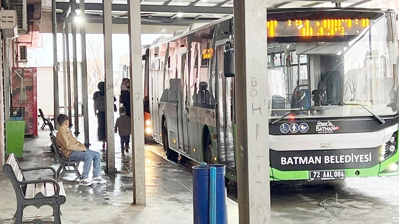 Bayramda Ücretli Toplu Taşıma, Aileleri Şaşırttı