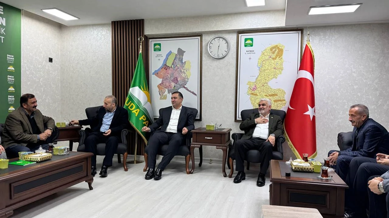 HÜDA PAR Genel Başkanı Yapıcıoğlu’ndan Savaş Uyarısı