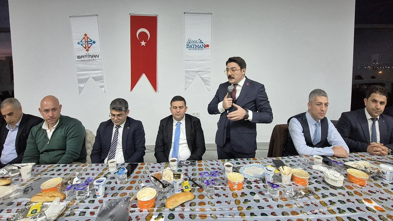 Batman’da Gençlerin Bir Araya Geldiği İftar Programı Gerçekleşti