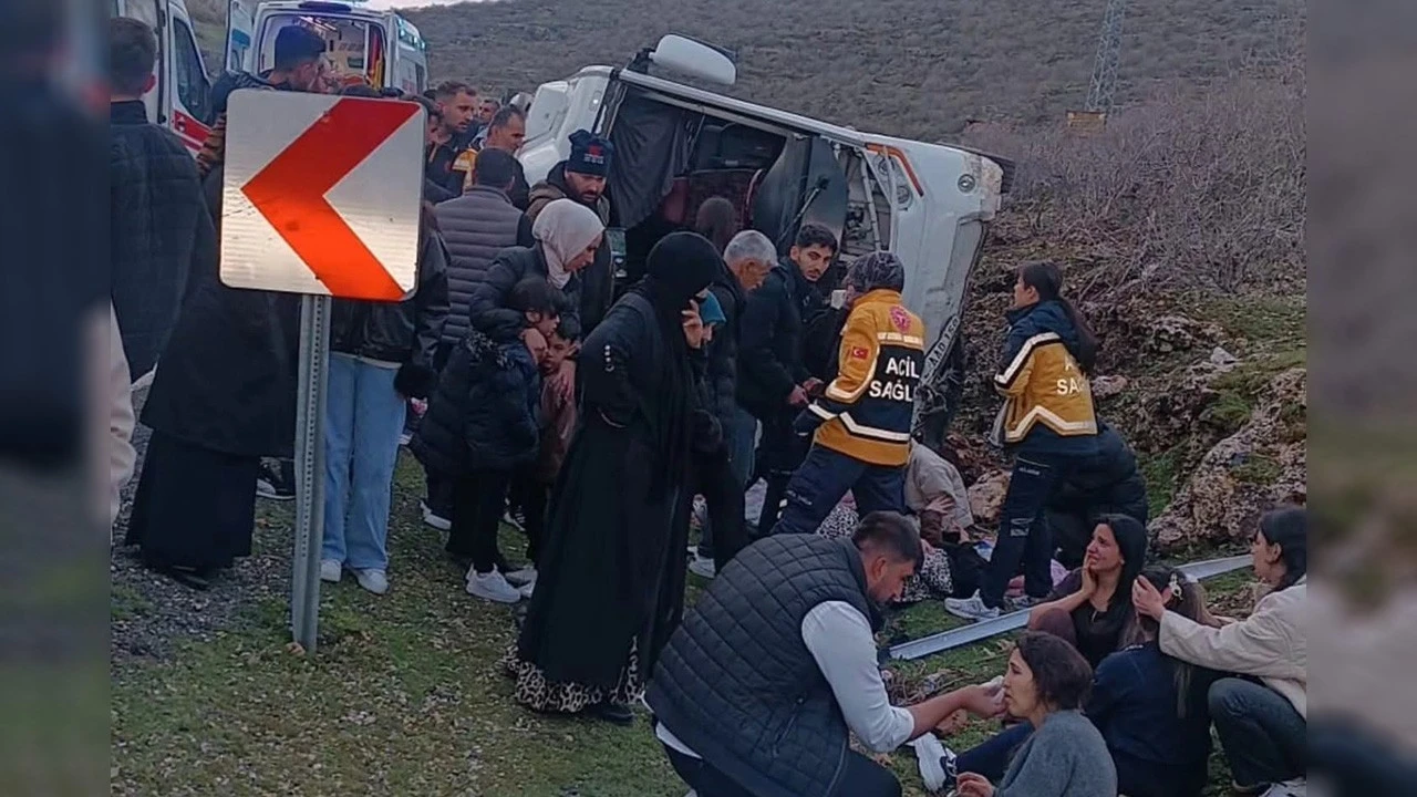 Batman’da Otobüs Kazası: 24 Yolcu Yaralandı