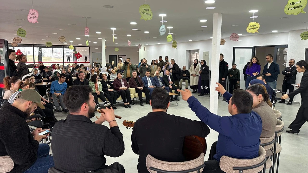 Özel Gereksinimli Bireyler İçin Müzik Dinletisi Düzenlendi