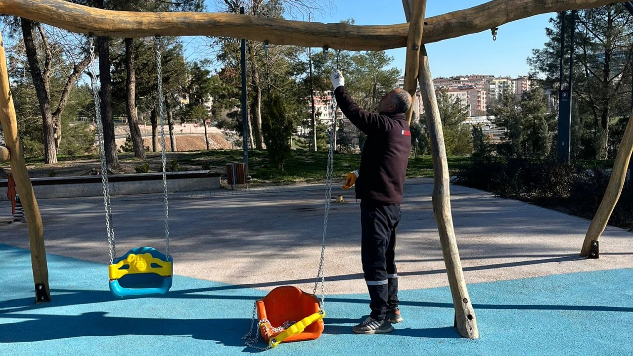 Millet Bahçesi’nde Çocuk Oyun Alanı Yenilendi