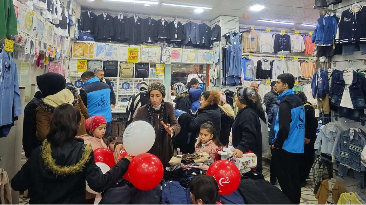 Yesevi Hareketi’nden 150 Çocuğa Bayram Sevinci