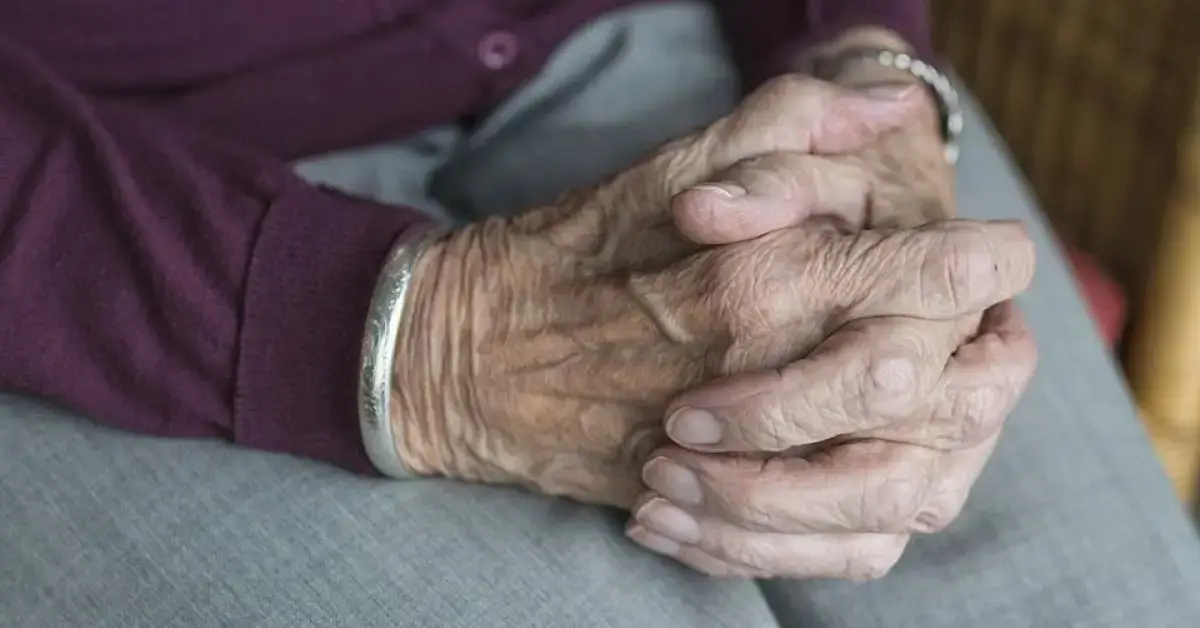 Alzheimer ve Demans Hastalarına Takip Cihazı Desteği