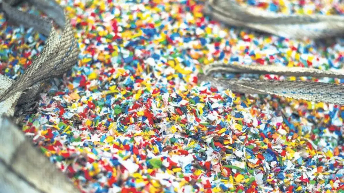 Mikroplastiklerin Sağlığımıza Etkileri: Tehlike Çanları Çalıyor