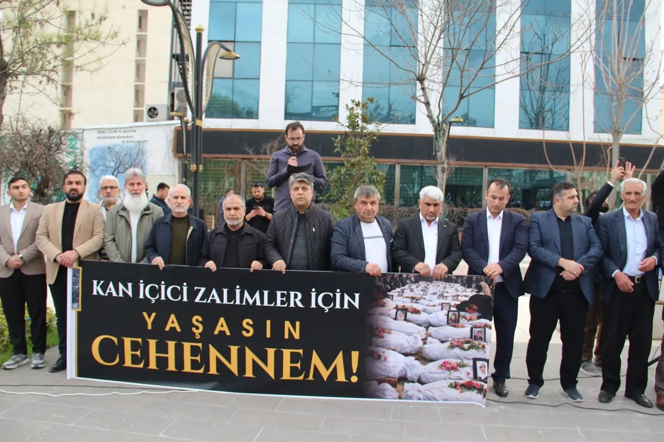 Batman’da STK’lar Mescid-i Aksa ve İdam Yasasına Protesto Düzenledi