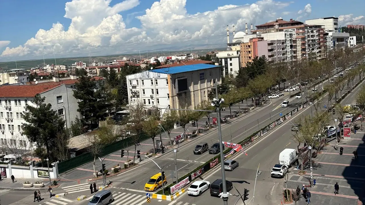 Batman’da Yağışlı Hava Devam Ediyor, Dikkatli Olun!