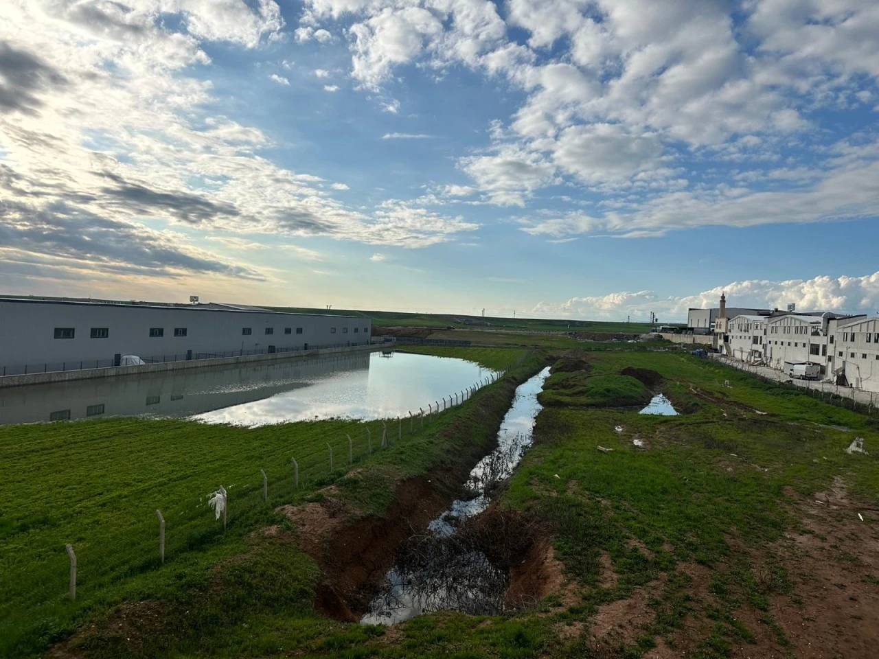 Batman’da Altyapı Yetersizliği İş Yerlerini Su Bastı